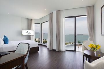 Beach/ocean view