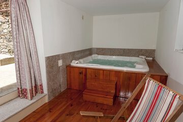 Private spa tub