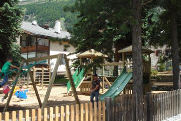 Children's play area - outdoor