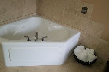 Hot Tub 42 of 43
