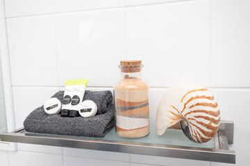 Bathroom amenities