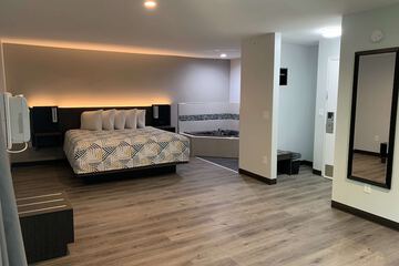 Room 15 of 19