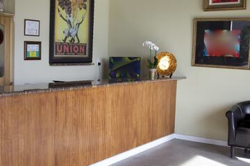 Check-in/check-out kiosk