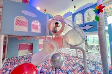 Children's play area - indoor