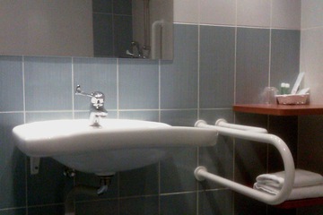 Bathroom sink