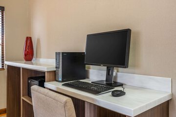 Business Center 44 of 44