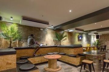 Hotel Bar