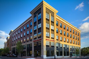 Hampton Inn & Suites Portsmouth Downtown