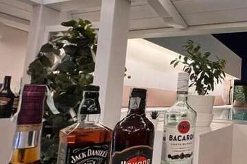 Poolside bar