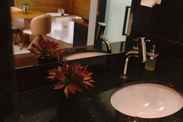 Bathroom sink