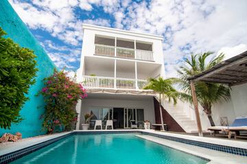 Private pool