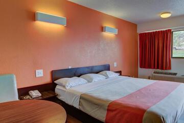 Days Inn by Wyndham Kansas City Northeast