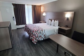 Days Inn by Wyndham Charlotte Airport North