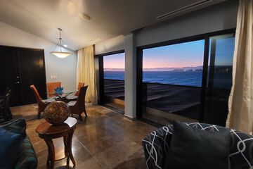 Beach/ocean view