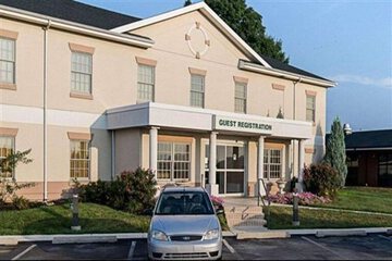 Quality Inn & Suites Skyways