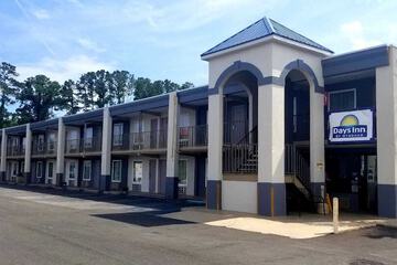 Days Inn by Wyndham Brunswick / St. Simons Area