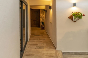 hotel_rooms