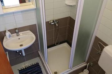 Photo 33
