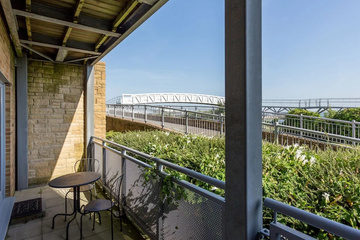 balcony