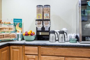 Breakfast/Coffee Service 48 of 52