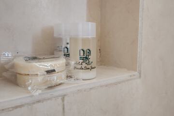 Bathroom amenities