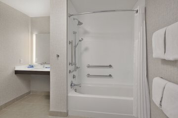 Room 21 of 38