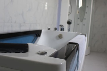 Jetted tub