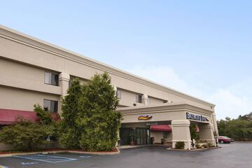 Baymont by Wyndham Battle Creek / I-94