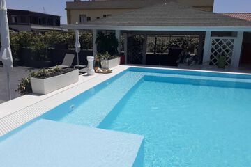 Rooftop pool