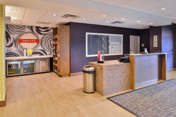 Check-in/check-out kiosk