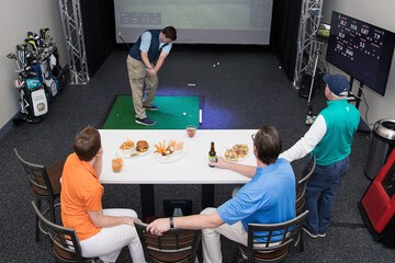 Indoor golf driving range