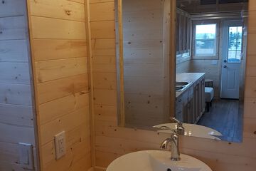 Bathroom sink