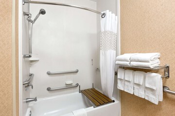 Room 10 of 24