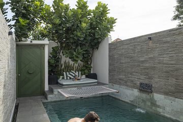 Private pool