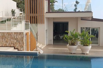 Rooftop pool