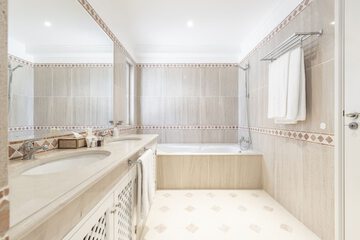 Bathroom amenities