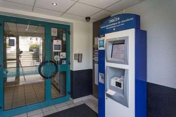 ATM/banking on site