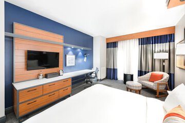Room 13 of 38