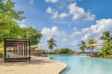 Infinity pool