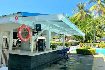 Poolside bar