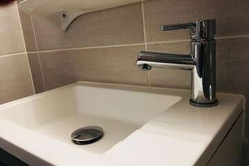 Bathroom sink