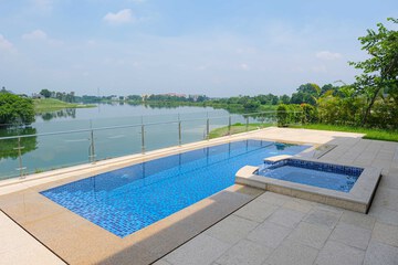 Private pool