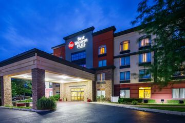 Best Western Plus Harrisburg East Inn & Suites