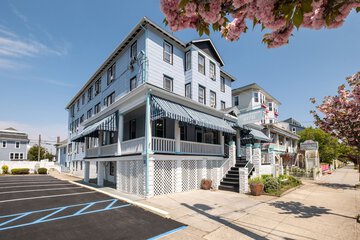 Ocean Breeze Hotel