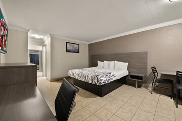 Room 26 of 32
