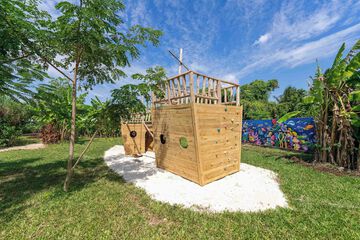 Children's play area - outdoor