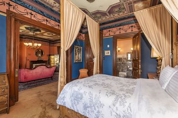 Room 28 of 78