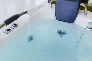 Private spa tub