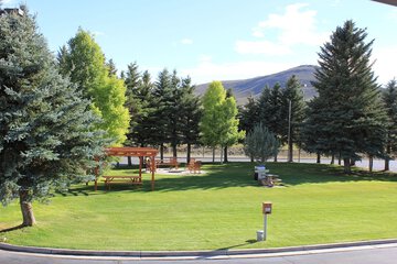 Hotel Exterior 56 of 60