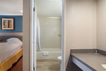 Room 21 of 24